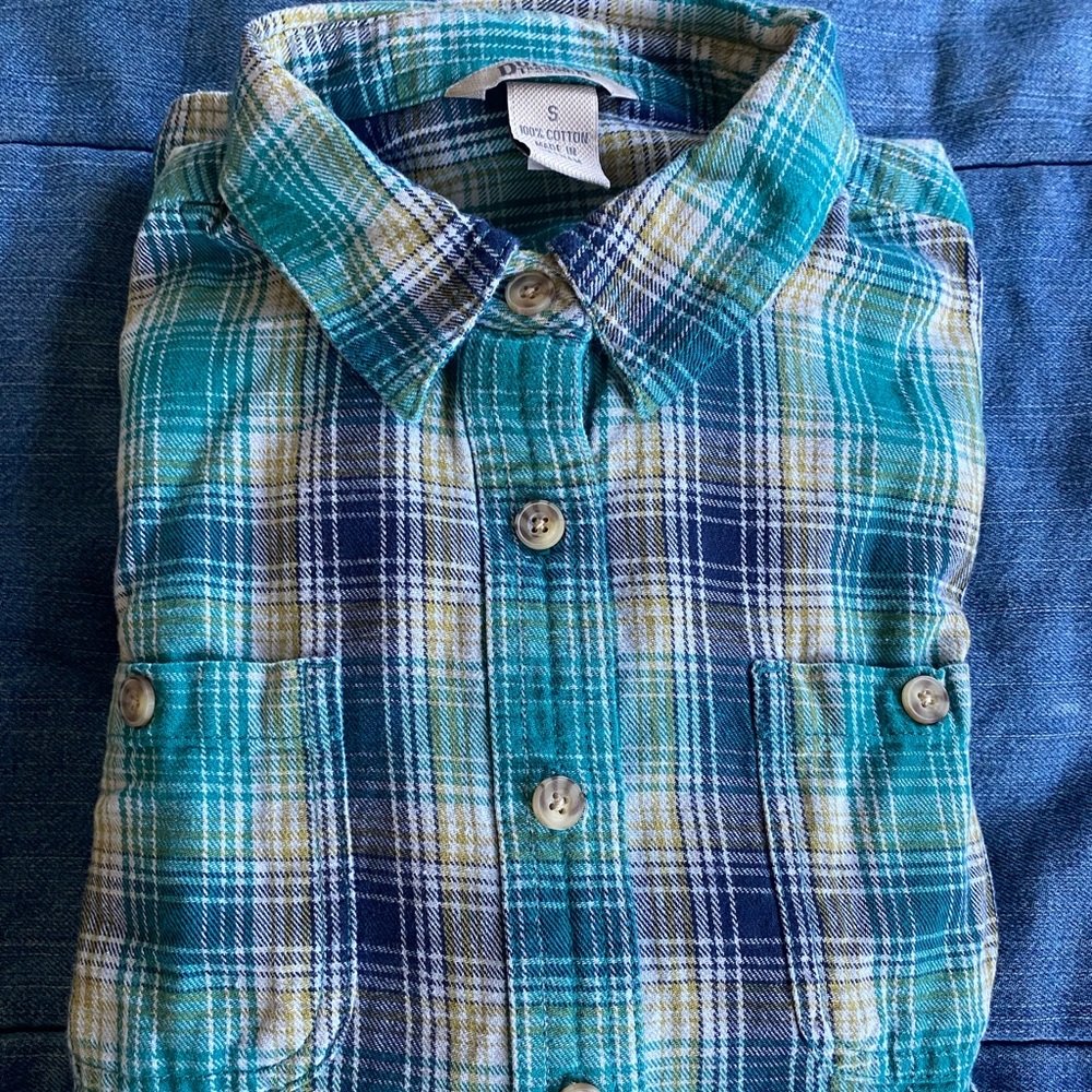 Duluth woman’s flannel button down
